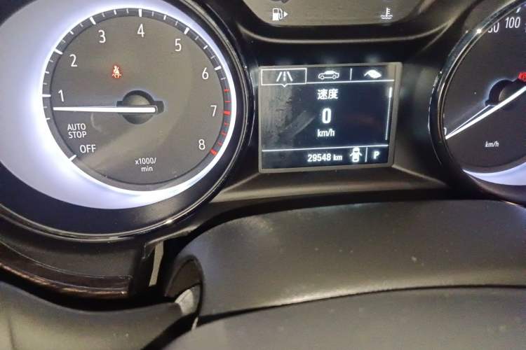 Used Buick Verano 2019 Sedan 15S Automatic Entry Model Odometer Close Up