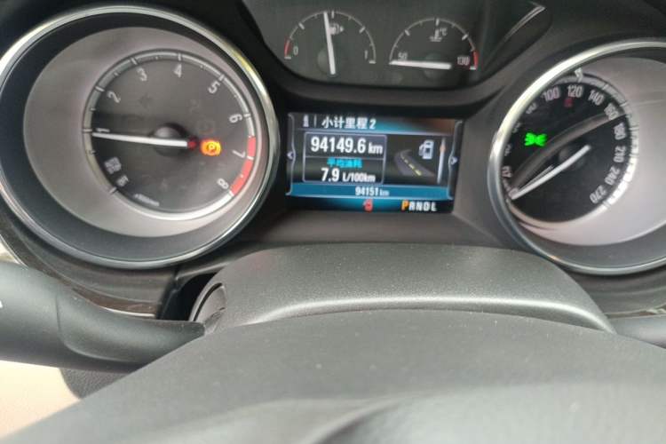 Used Buick Verano 2019 Sedan 15S Automatic Leading Model Odometer Close Up