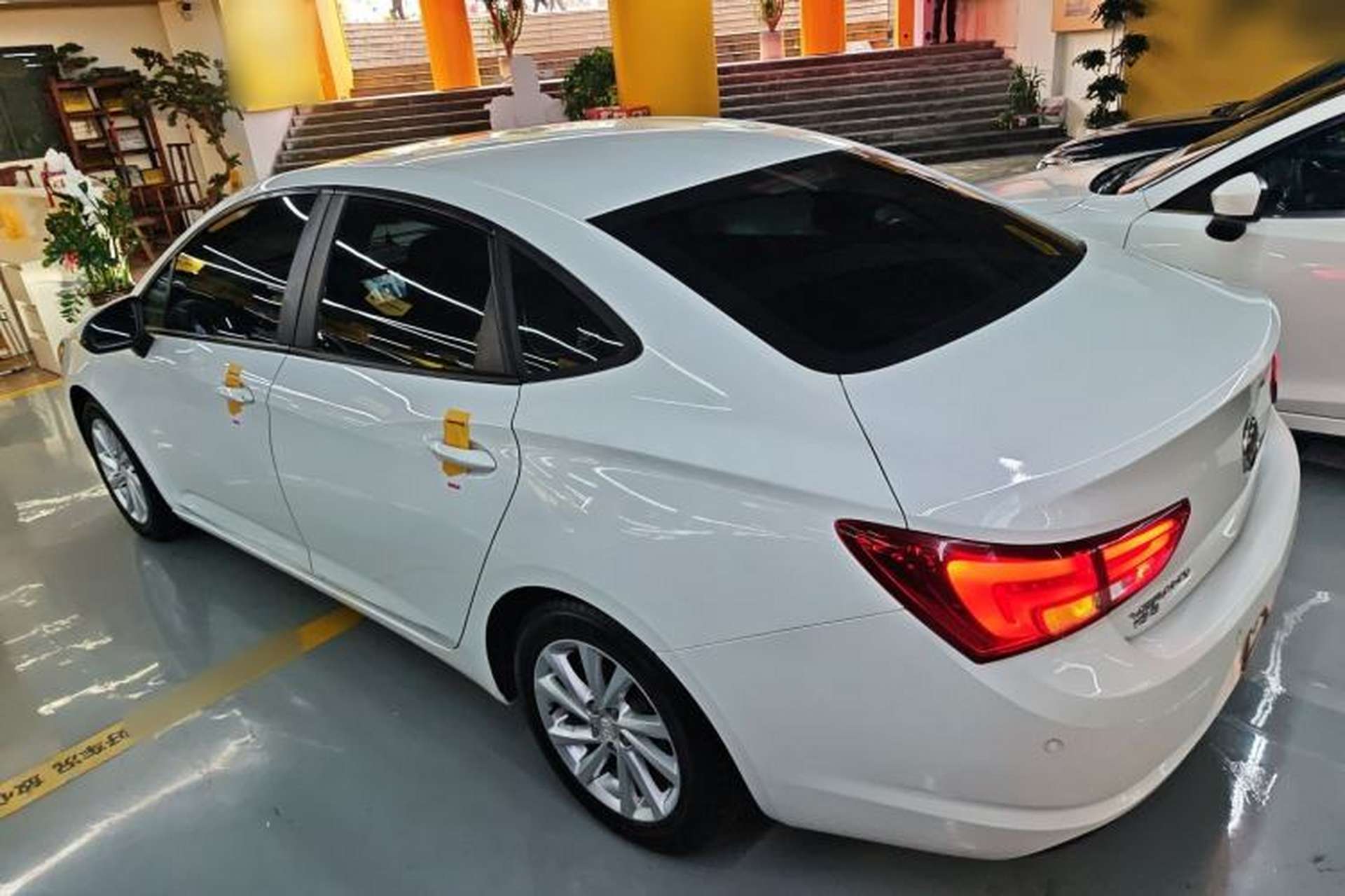 Used Buick Verano 2019 Sedan 15S Automatic Leading Model Rear Left 45 Deg
