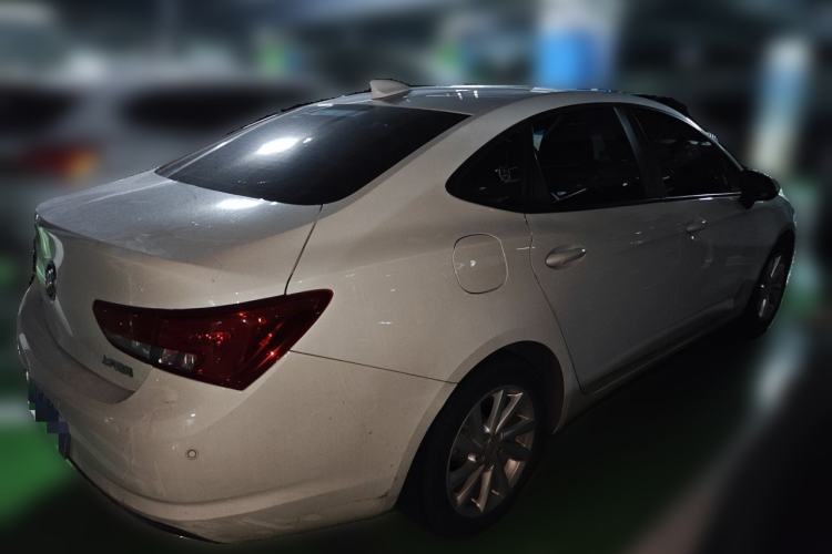 Used Buick Verano 2019 Sedan 15S Automatic Leading Model Rear Right 45 Deg