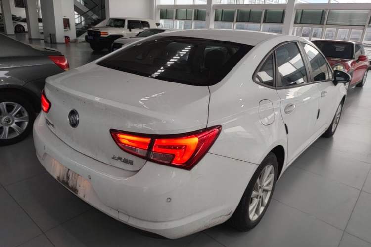 Used Buick Verano 2019 Sedan 15S Automatic Leading Model Rear Right 45 Deg
