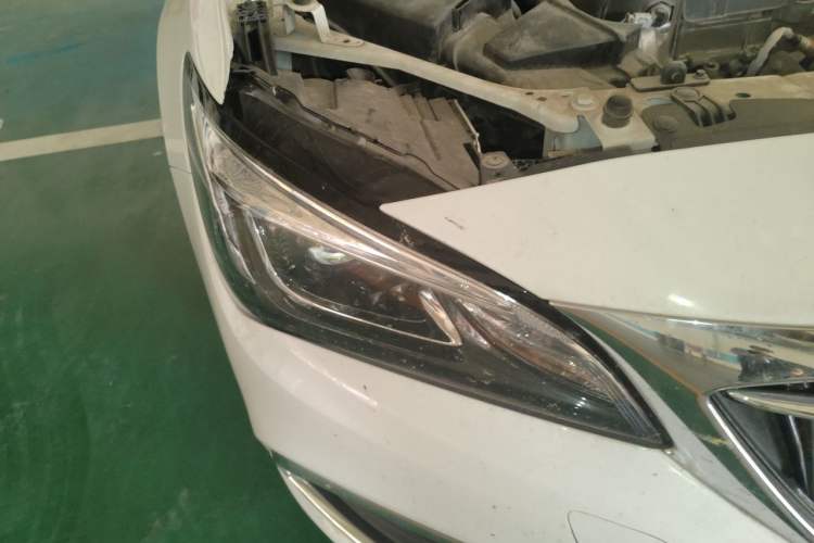 Used Buick Verano 2019 Sedan 15S Automatic Leading Model Right Front Headlight