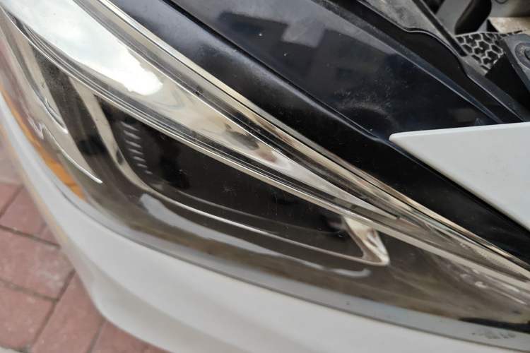 Used Buick Verano 2019 Sedan 15S Automatic Leading Model Right Front Headlight