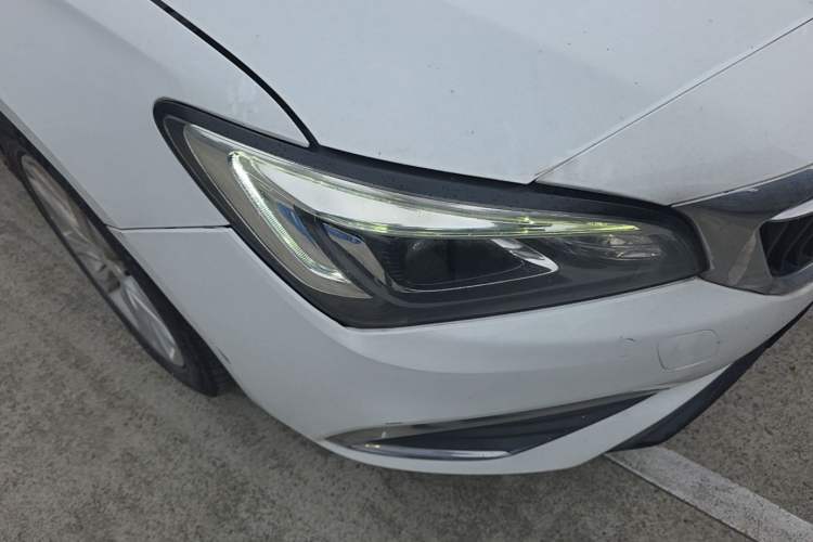 Used Buick Verano 2019 Sedan 20T Dual-Clutch Leading Model Right Front Headlight