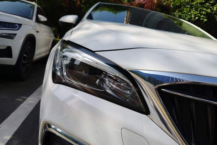 Used Buick Verano 2019 Sedan 15S Automatic Leading Model Right Front Headlight