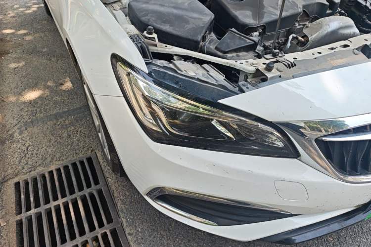 Used Buick Verano 2019 Sedan 15S Automatic Leading Model Right Front Headlight