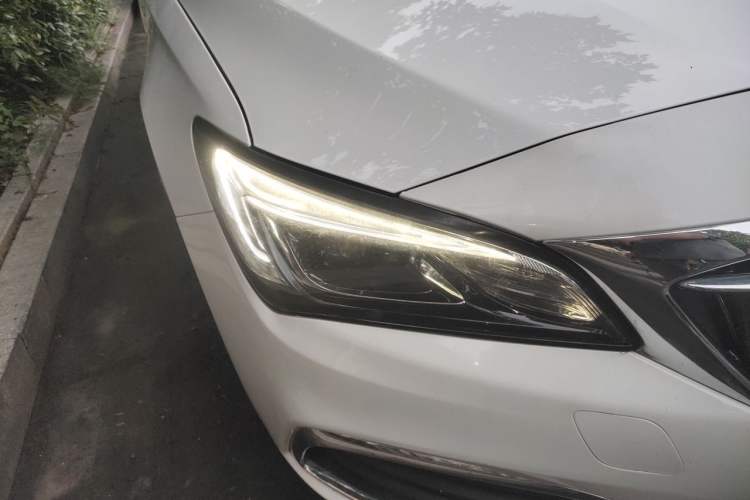 Used Buick Verano 2019 Sedan 15S Automatic Leading Model Right Front Headlight