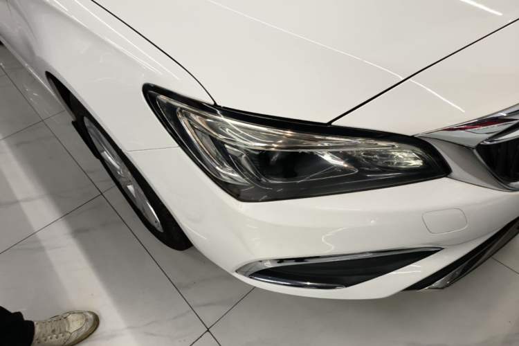 Used Buick Verano 2019 Sedan 15S Automatic Leading Model Right Front Headlight