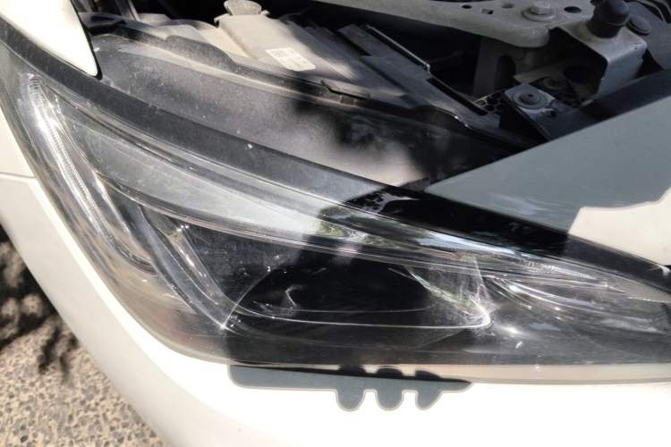 Used Buick Verano 2019 Sedan 20T Dual-Clutch Elite Model Right Front Headlight