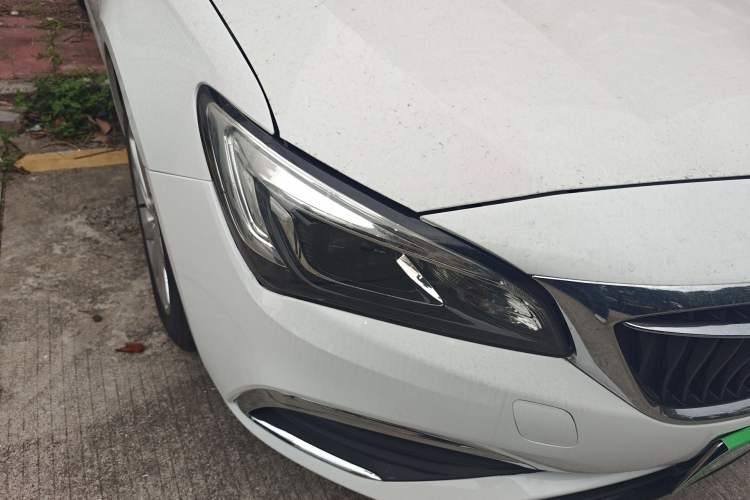 Used Buick Verano 2019 Sedan 15S Automatic Leading Model Right Front Headlight
