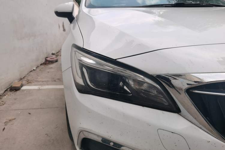 Used Buick Verano 2019 Sedan 15S Automatic Leading Model Right Front Headlight
