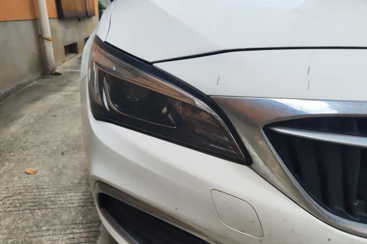 Used Buick Verano 2019 Sedan 15S Automatic Leading Model Right Front Headlight
