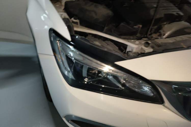Used Buick Verano 2019 Sedan 15S Automatic Entry Model Right Front Headlight