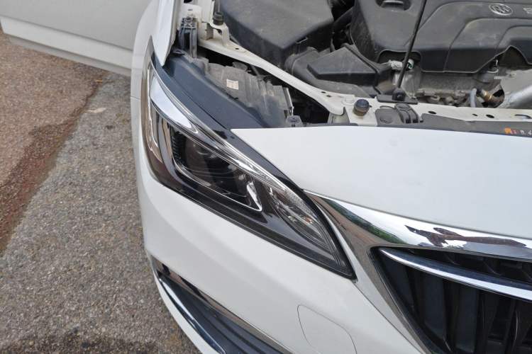 Used Buick Verano 2019 Sedan 15S Automatic Leading Model Right Front Headlight