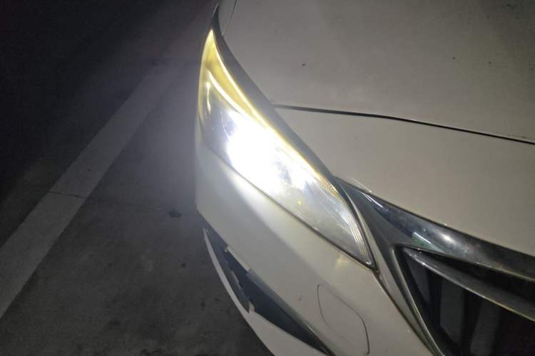 Used Buick Verano 2019 Sedan 15S Automatic Leading Model Right Front Headlight