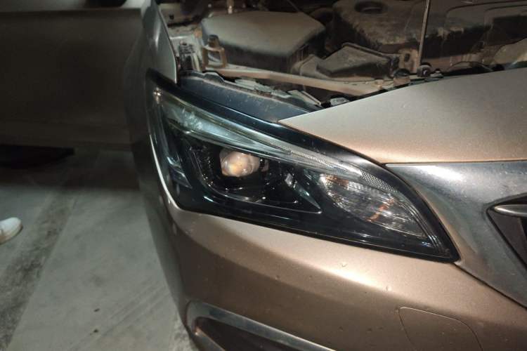 Used Buick Verano 2019 Sedan 15S Automatic Leading Model Right Front Headlight