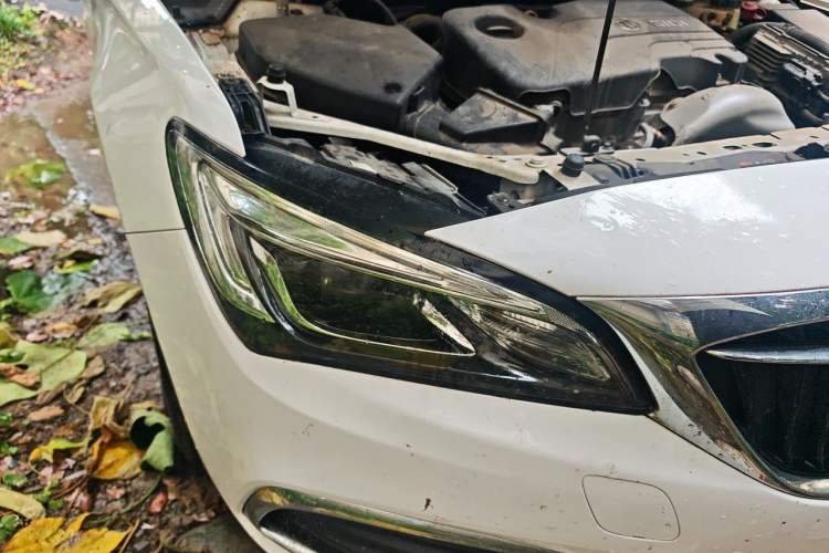 Used Buick Verano 2019 Sedan 15S Automatic Leading Model Right Front Headlight