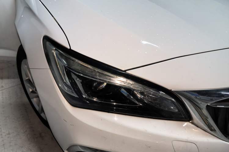 Used Buick Verano 2019 Sedan 15S Automatic Leading Model Right Front Headlight