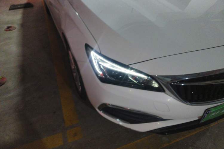 Used Buick Verano 2019 Sedan 15S Automatic Leading Model Right Front Headlight