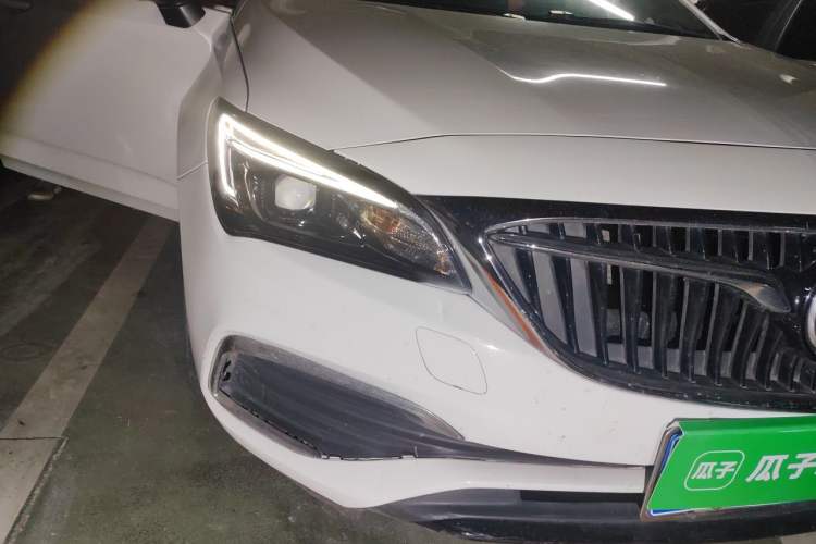 Used Buick Verano 2019 Sedan 15S Automatic Leading Model Right Front Headlight