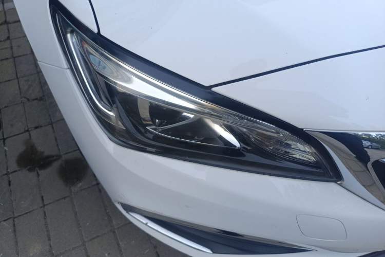 Used Buick Verano 2019 Sedan 15S Automatic Entry Model Right Front Headlight