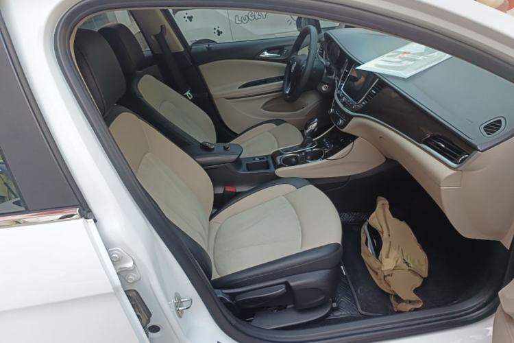 Used Buick Verano 2019 Sedan 15S Automatic Leading Model Right Front Seat