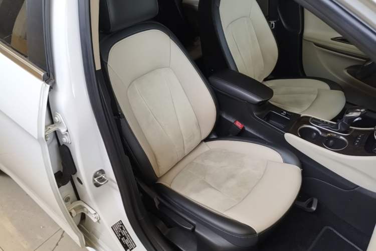 Used Buick Verano 2019 Sedan 15S Automatic Leading Model Right Front Seat