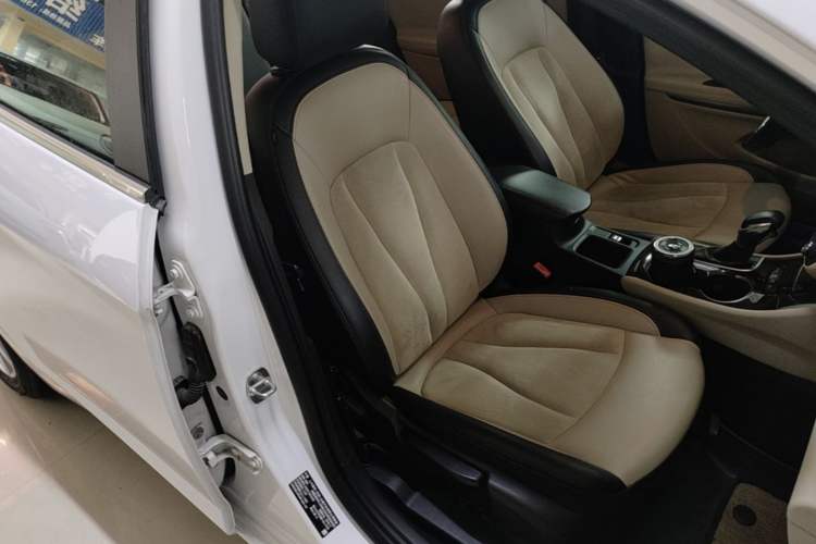 Used Buick Verano 2019 Sedan 15S Automatic Leading Model Right Front Seat