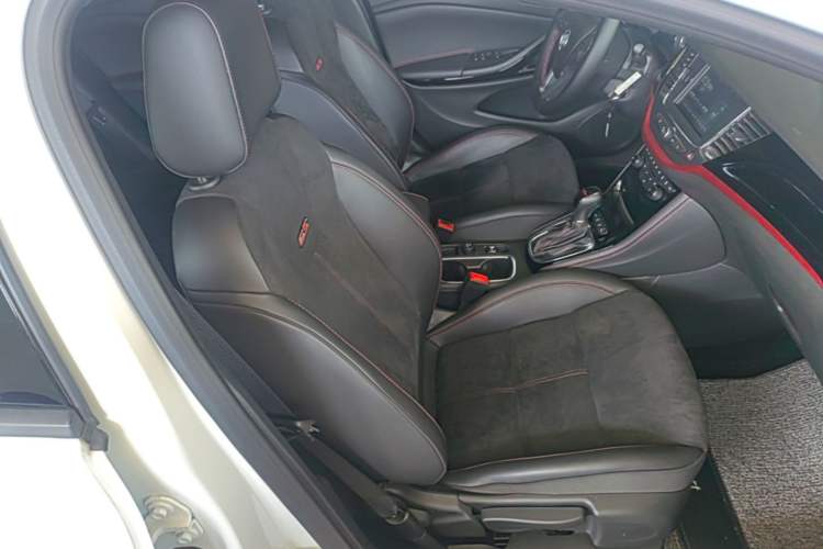Used Buick Verano 2019 Hatchback GS 20T Dual-Clutch Leading Model Right Front Seat