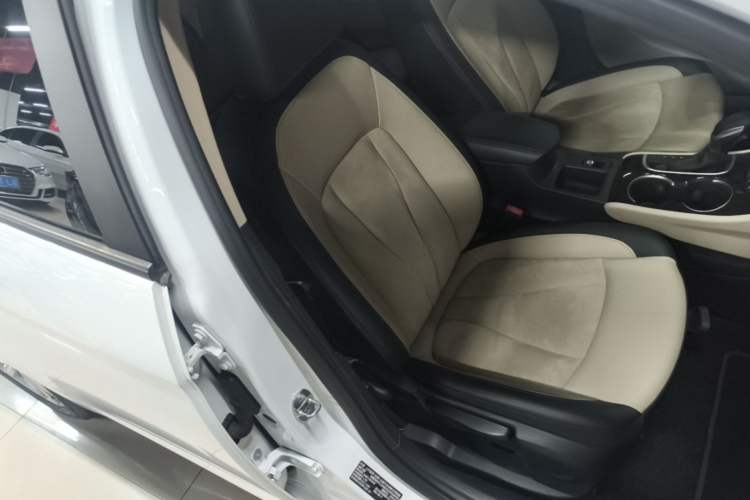 Used Buick Verano 2019 Sedan 15S Automatic Leading Model Right Front Seat