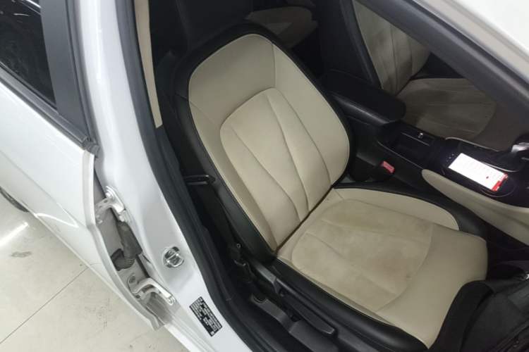 Used Buick Verano 2019 Sedan 15S Automatic Leading Model Right Front Seat