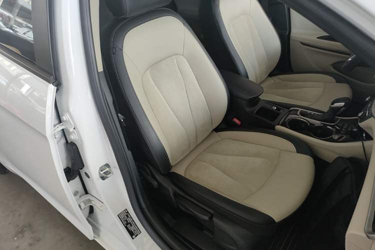 Used Buick Verano 2019 Sedan 15S Automatic Leading Model Right Front Seat