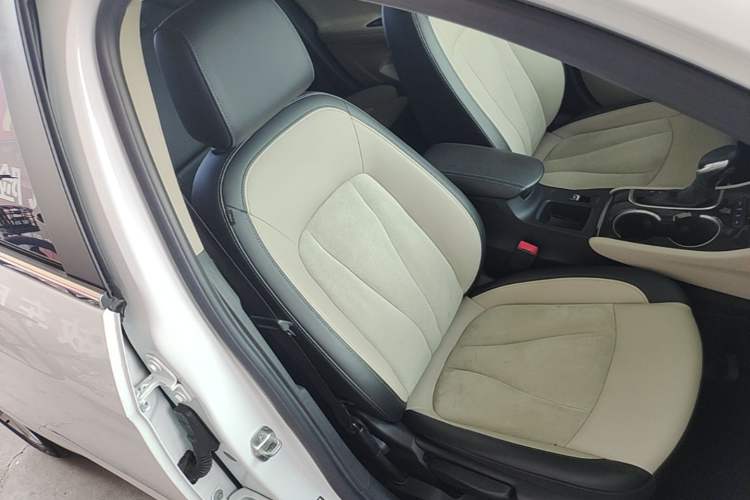 Used Buick Verano 2019 Sedan 15S Automatic Leading Model Right Front Seat