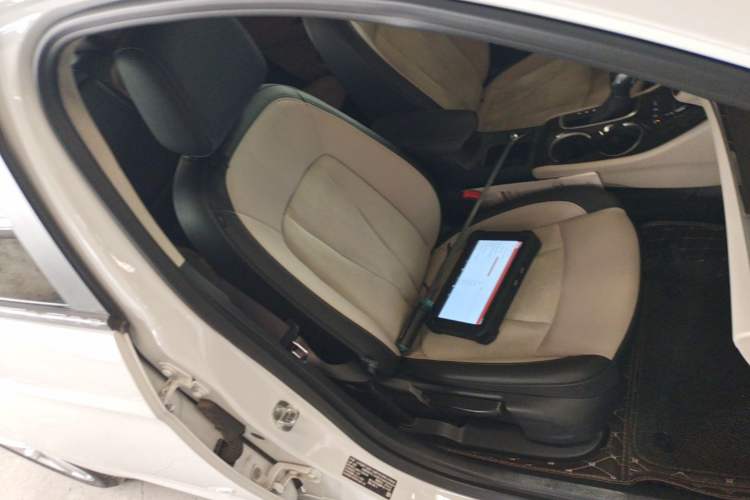Used Buick Verano 2019 Sedan 15S Automatic Leading Model Right Front Seat