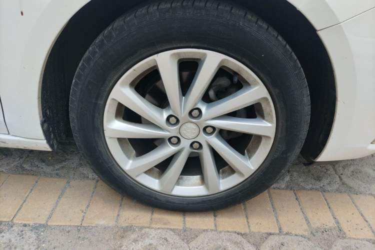 Used Buick Verano 2019 Sedan 15S Automatic Entry Model Right Front Wheel Hub