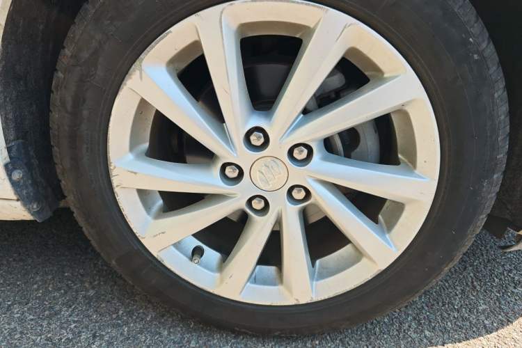 Used Buick Verano 2019 Sedan 15S Automatic Leading Model Right Front Wheel Hub