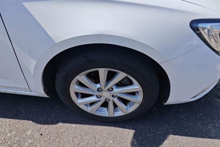 Used Buick Verano 2019 Sedan 15S Automatic Entry Model Right Front Wheel Hub