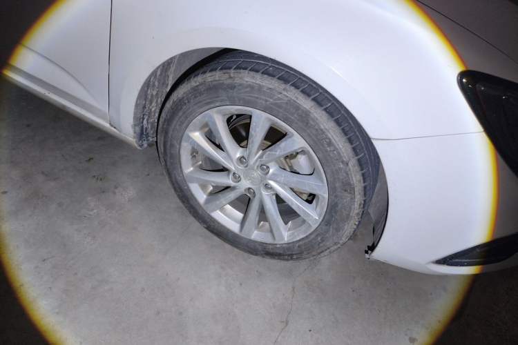 Used Buick Verano 2019 Sedan 15S Automatic Leading Model Right Front Wheel Hub