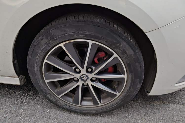 Used Buick Verano 2019 Two-Door GS 20T Dual-Clutch Progressive Model Right Front Wheel Hub