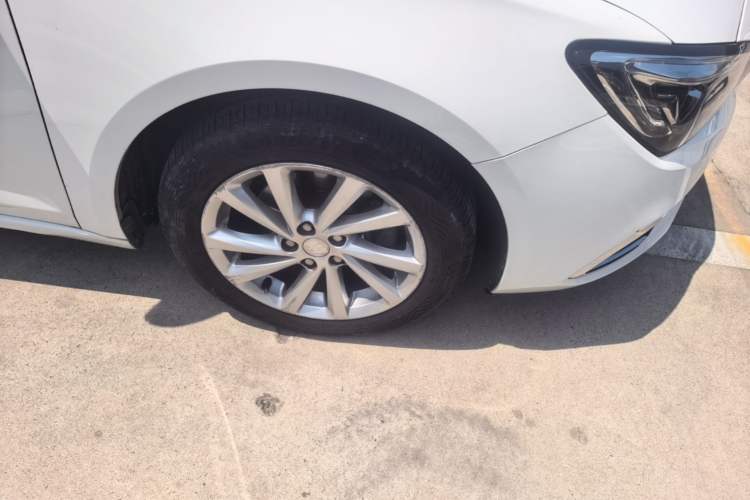 Used Buick Verano 2019 Sedan 15S Automatic Leading Model Right Front Wheel Hub