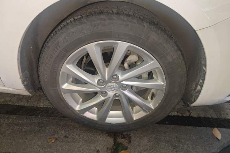 Used Buick Verano 2019 Sedan 15S Automatic Entry Model Right Front Wheel Hub