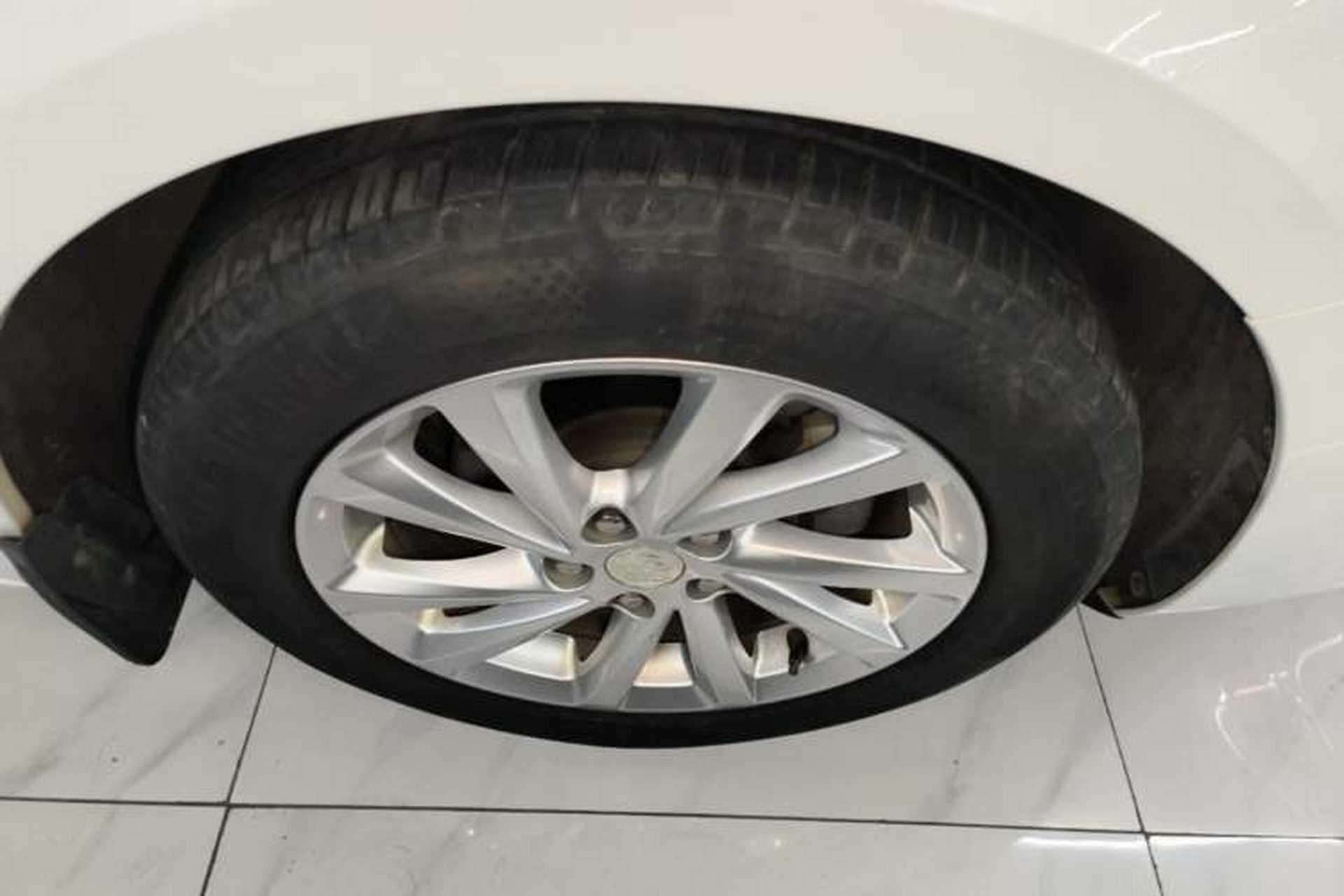 Used Buick Verano 2019 Sedan 15S Automatic Leading Model Right Front Wheel Hub
