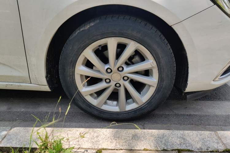 Used Buick Verano 2019 Sedan 15S Automatic Entry Model Right Front Wheel Hub