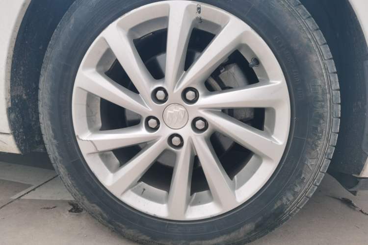 Used Buick Verano 2019 Sedan 15S Automatic Leading Model Right Front Wheel Hub