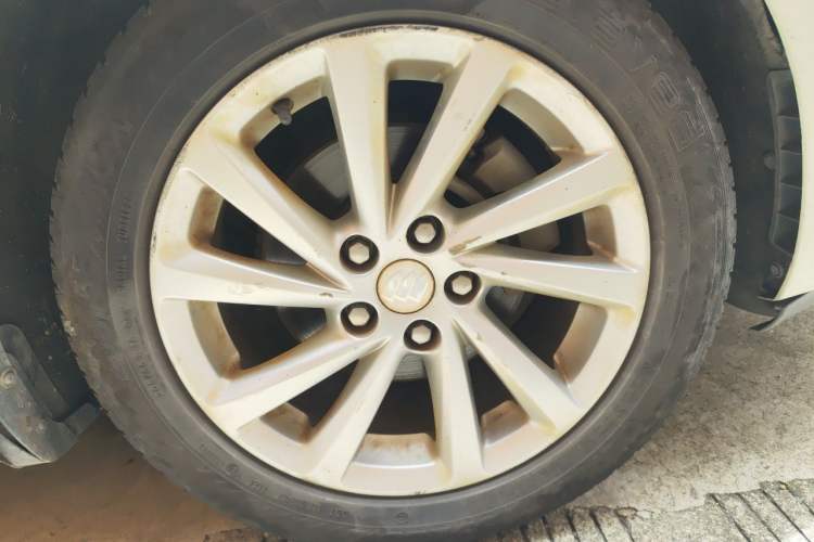 Used Buick Verano 2019 Sedan 15S Automatic Leading Model Right Front Wheel Hub
