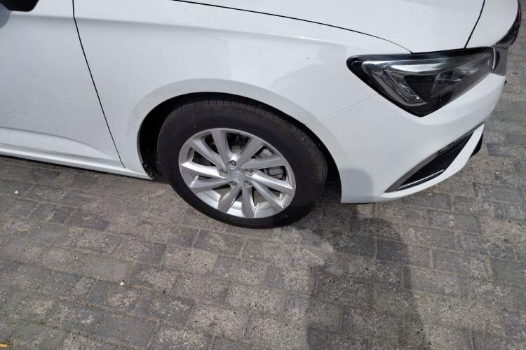 Used Buick Verano 2019 Sedan 15S Automatic Entry Model Right Front Wheel Hub