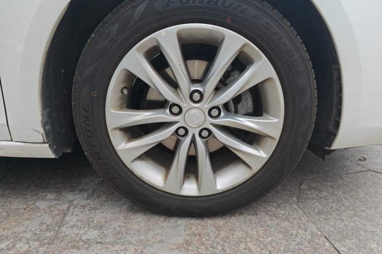 Used Buick Verano 2019 Sedan 20T Dual-Clutch Leading Model Right Front Wheel Hub