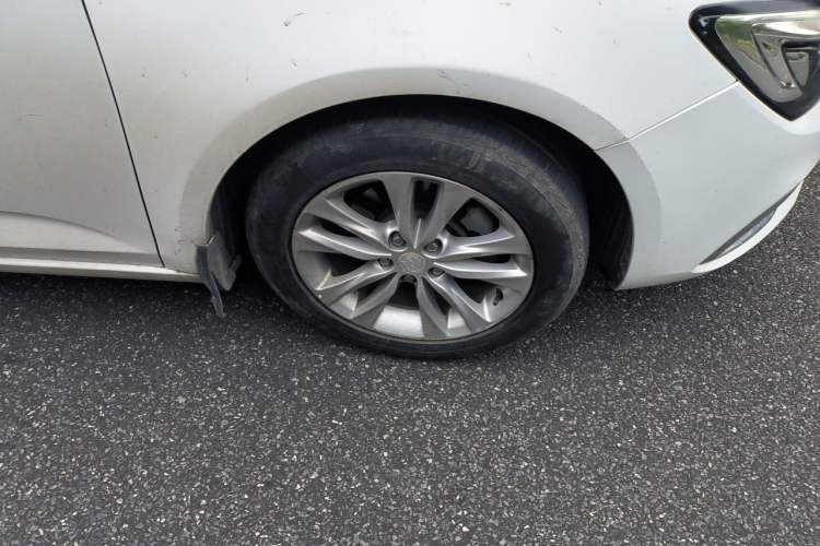 Used Buick Verano 2019 Sedan 20T Dual-Clutch Leading Model Right Front Wheel Hub
