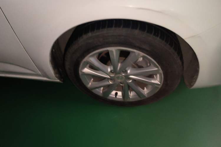 Used Buick Verano 2019 Sedan 15S Automatic Entry Model Right Front Wheel Hub