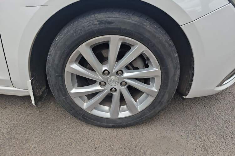 Used Buick Verano 2019 Sedan 15S Automatic Leading Model Right Front Wheel Hub
